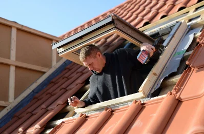 Pose de fenêtres de toit Velux à Rillans